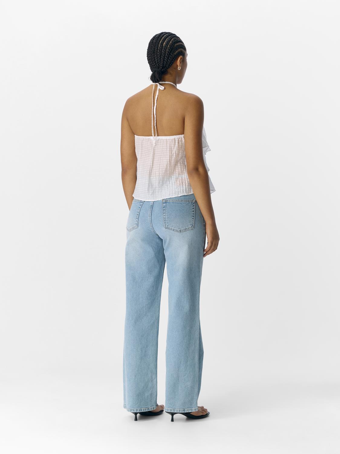 model_shot-back