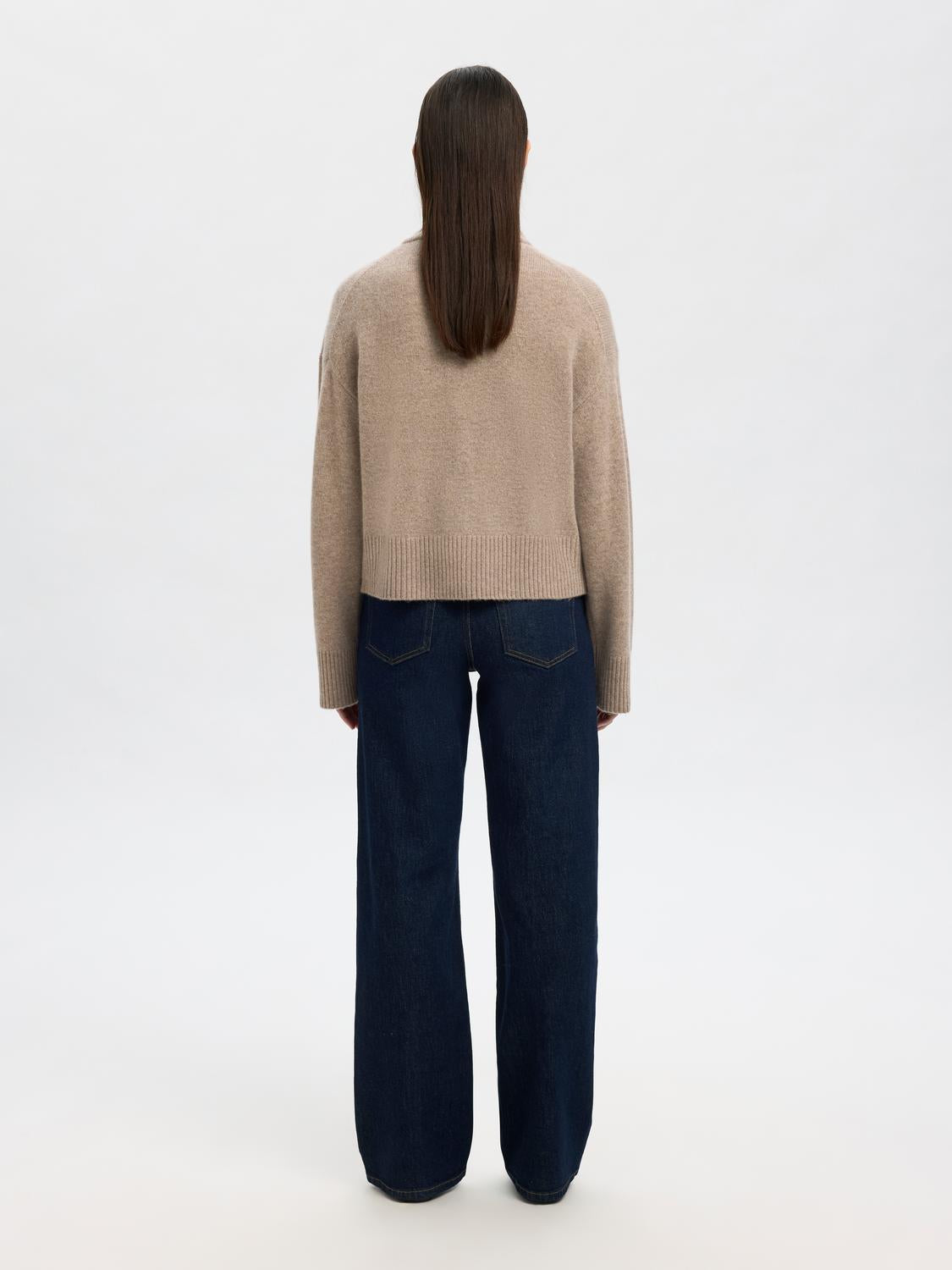 model_shot-back
