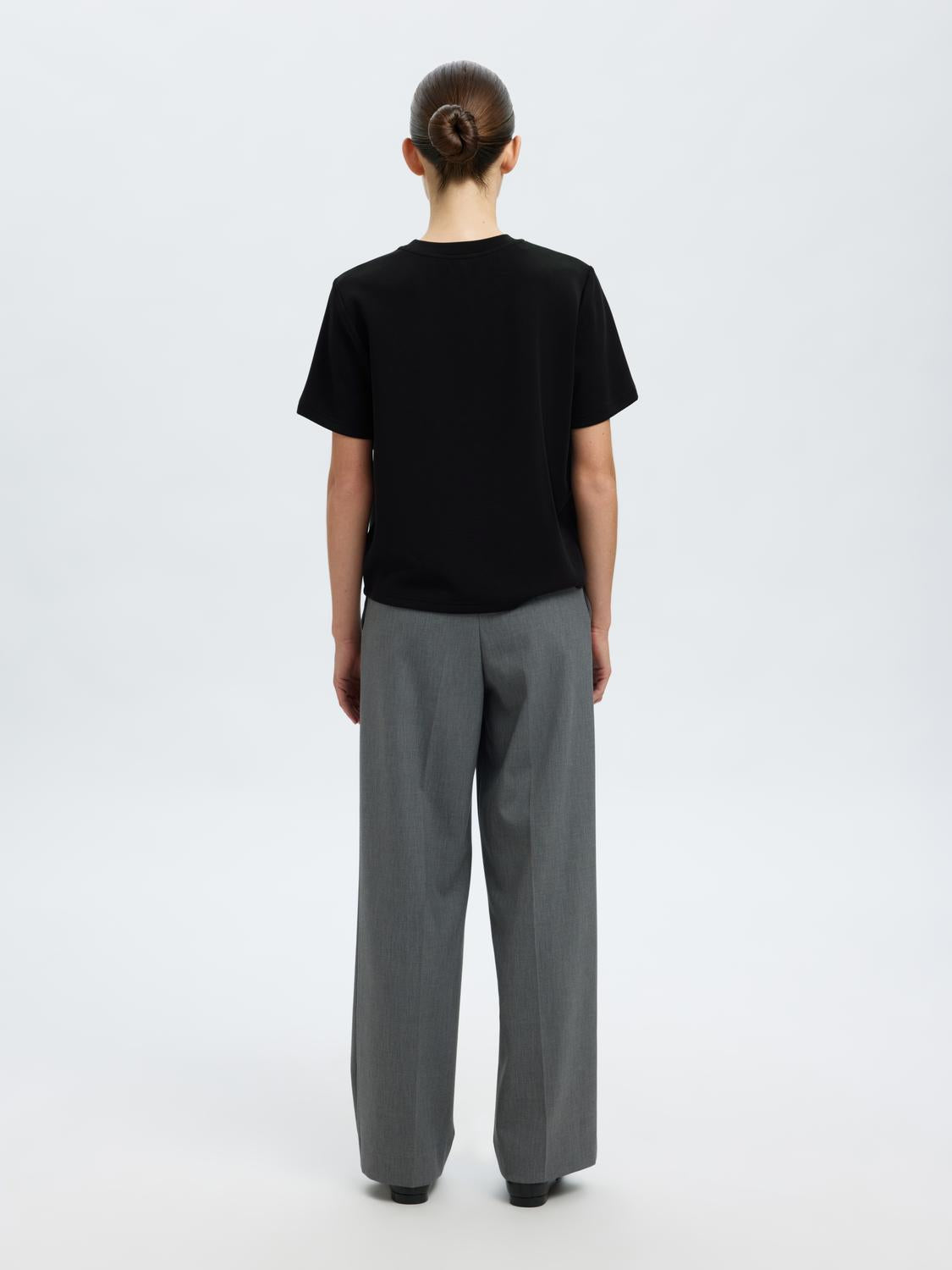 model_shot-back