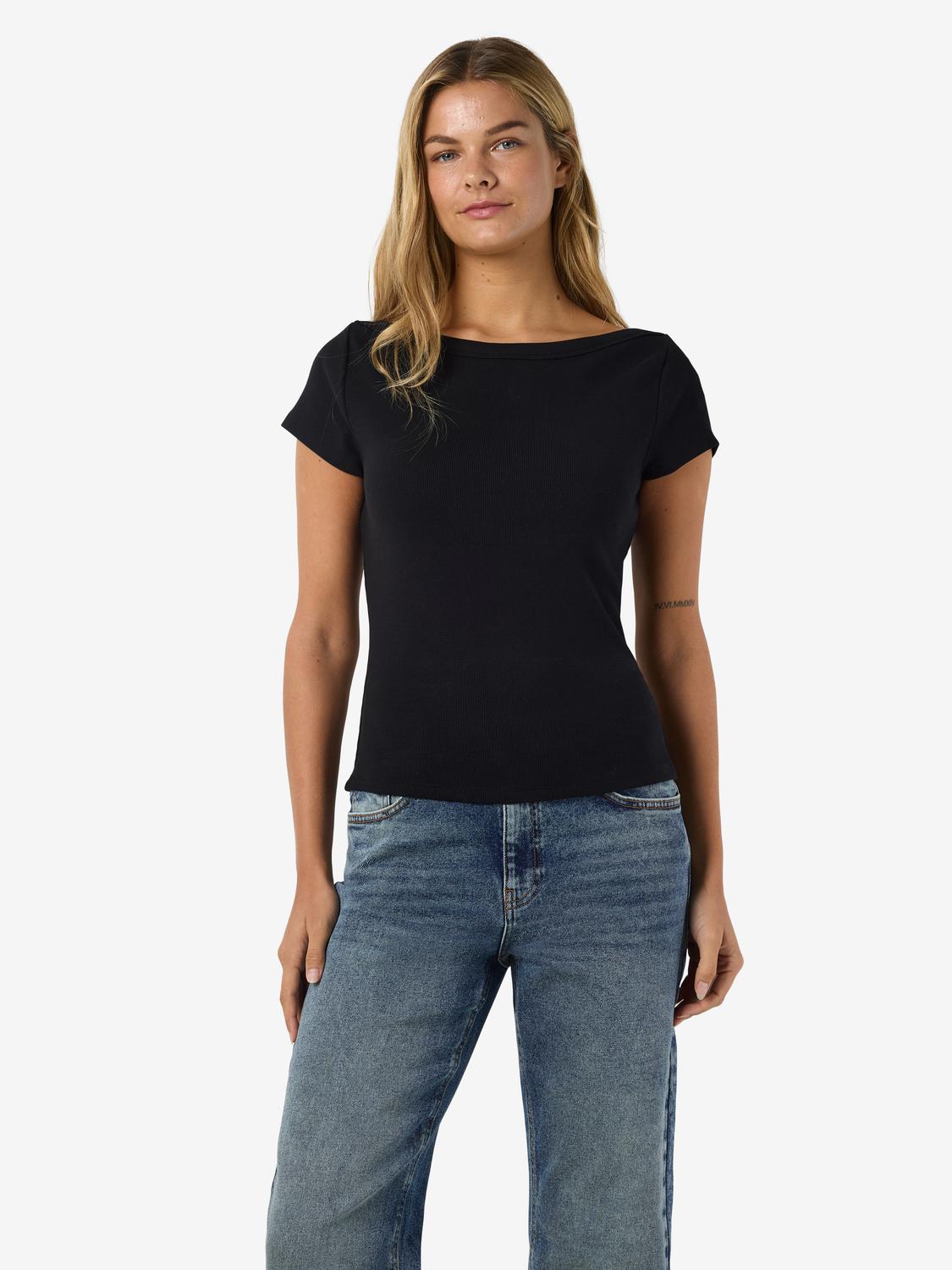 model_shot-front