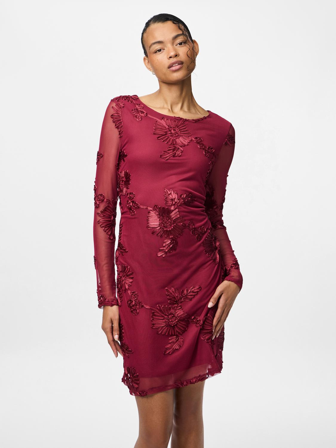 model_shot-front