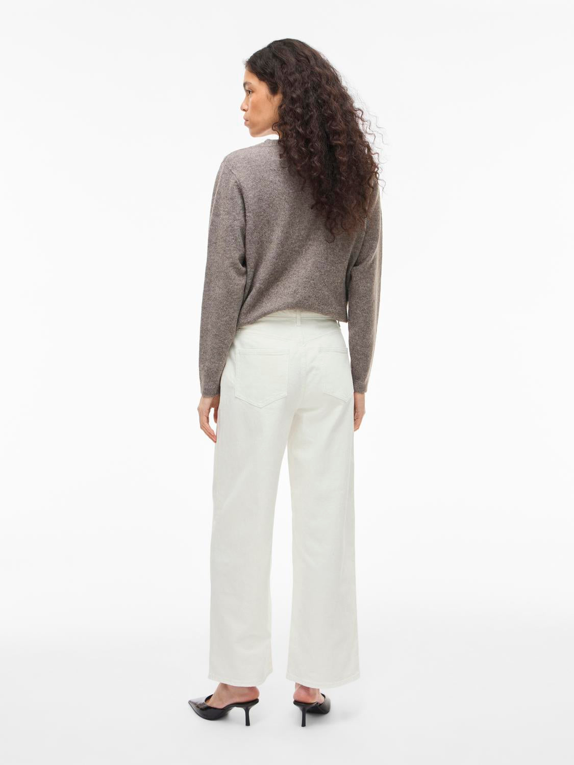 model_shot-back