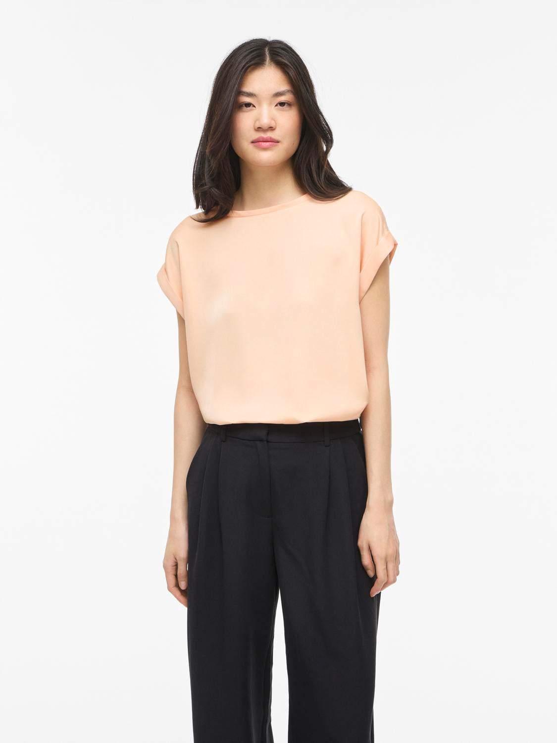 model_shot-front