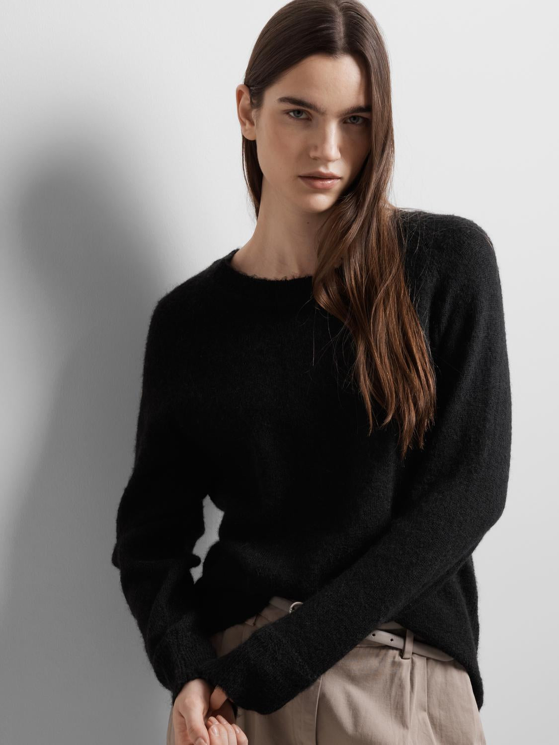 model_shot-creative