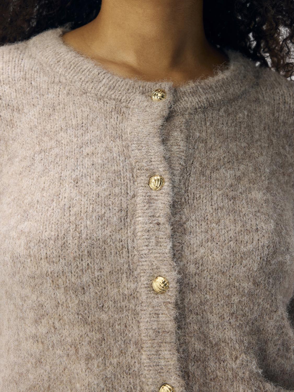 model_shot-detail