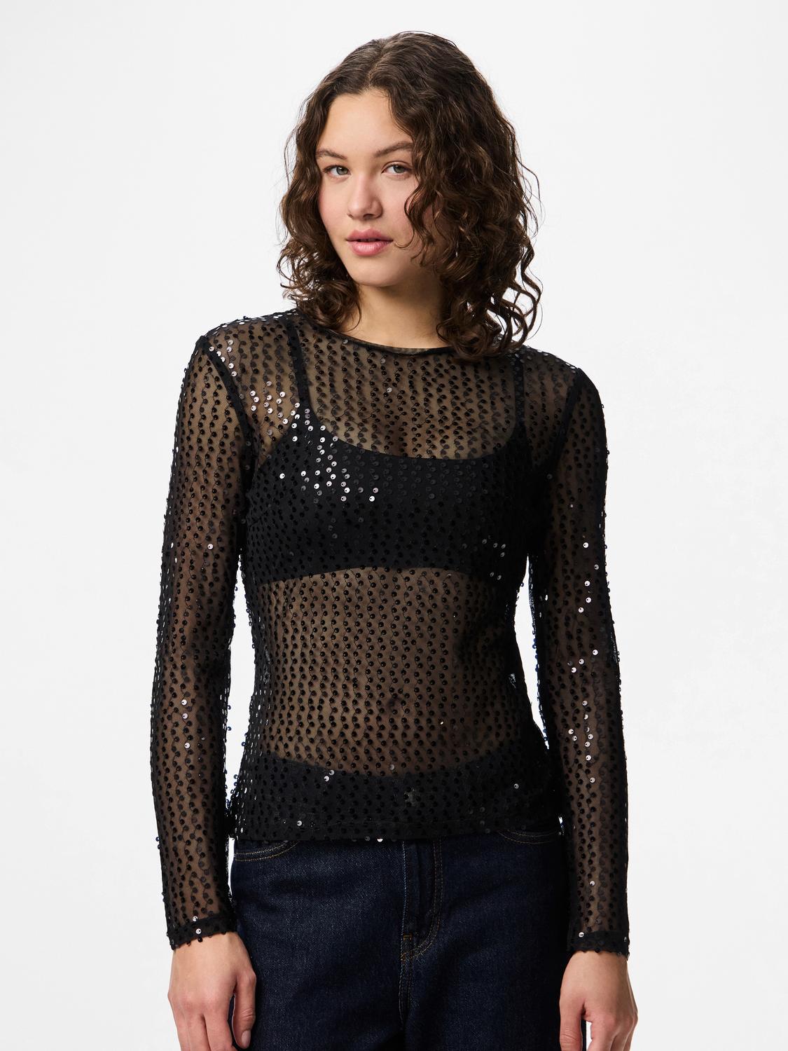 model_shot-front