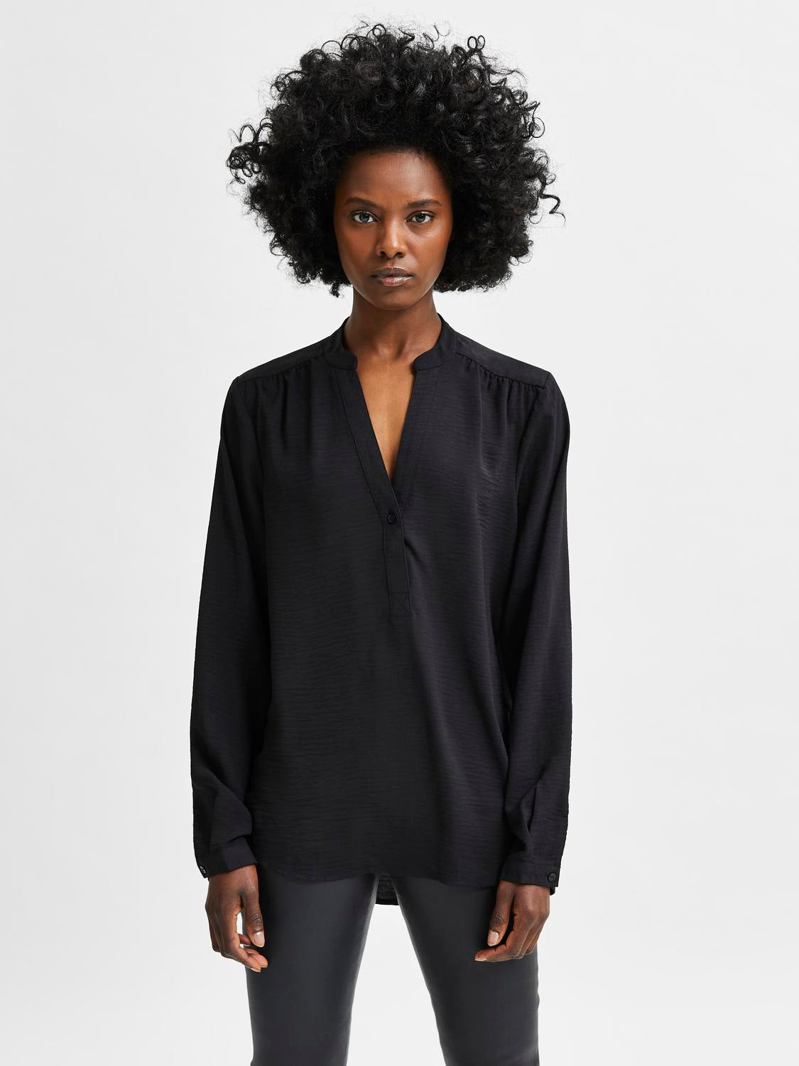 model_shot-front